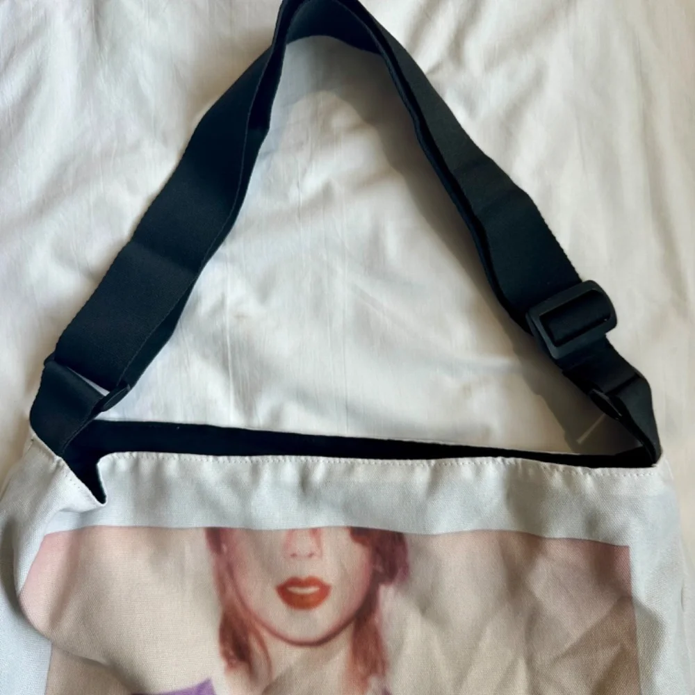 Taylor Swift Official 1989 Messenger Tote Bag